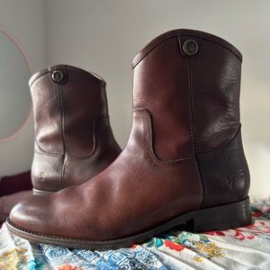 Frye Melissa Button Short